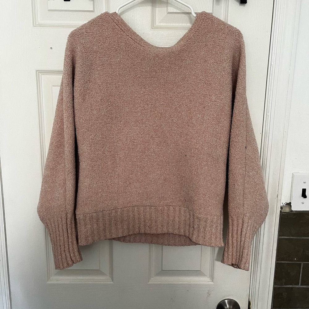 Women’s size large never worn super cosy sweater size medium long sleeve pink